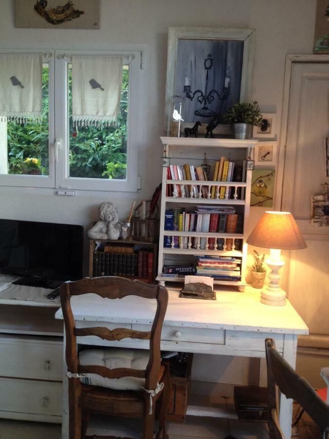 Ferienwohnung L'Oustalet La Tour-dʼAigues Exterior foto